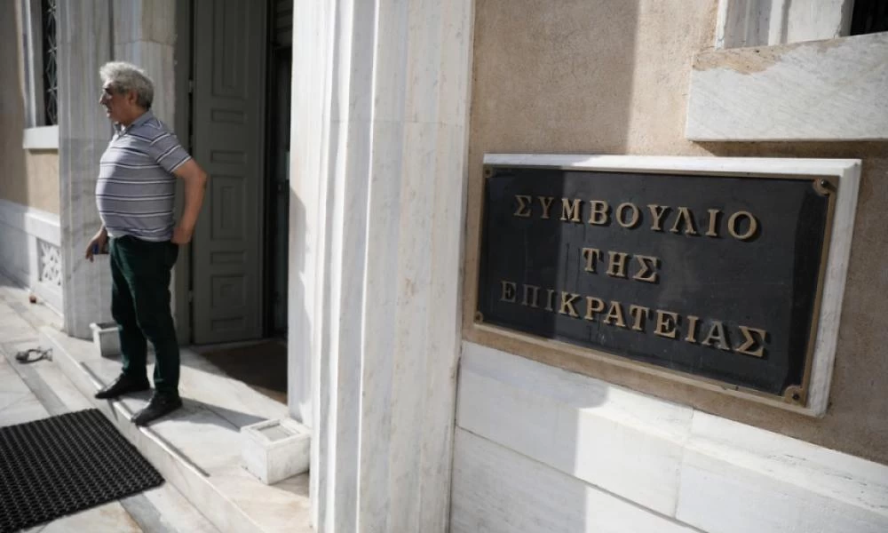 "Εξαπάτηση" συνταξιούχων: Στο ΣτΕ οι μάχη για τις περικοπές